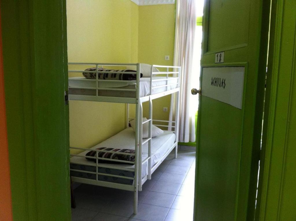 Zeus Hostel Athènes Extérieur photo