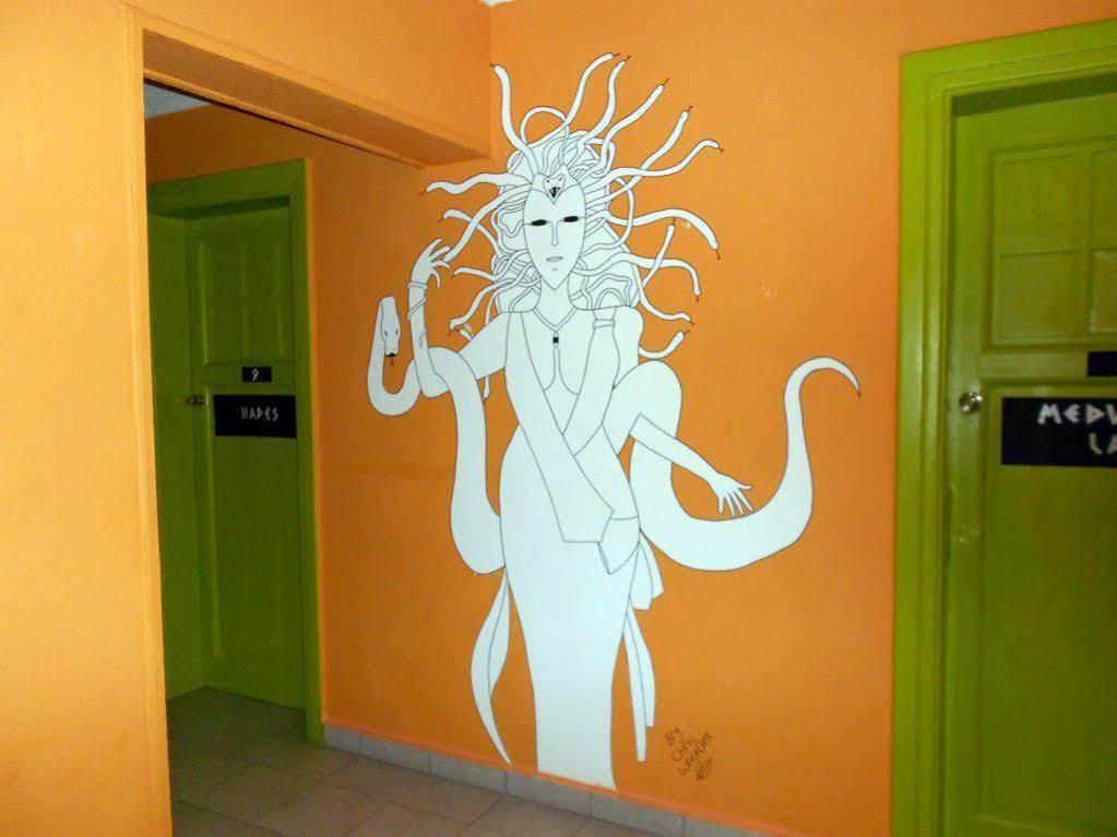 Zeus Hostel Athènes Extérieur photo