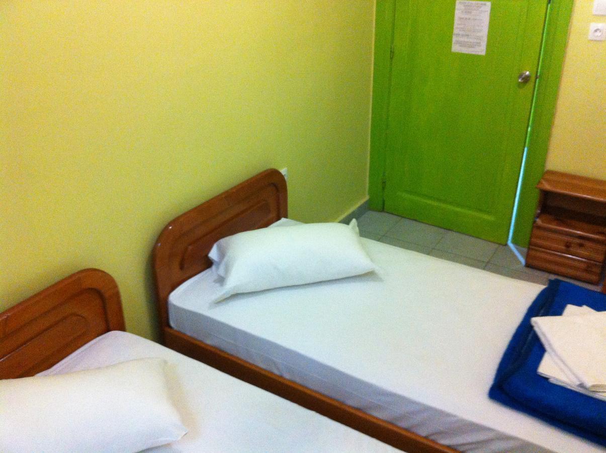 Zeus Hostel Athènes Extérieur photo
