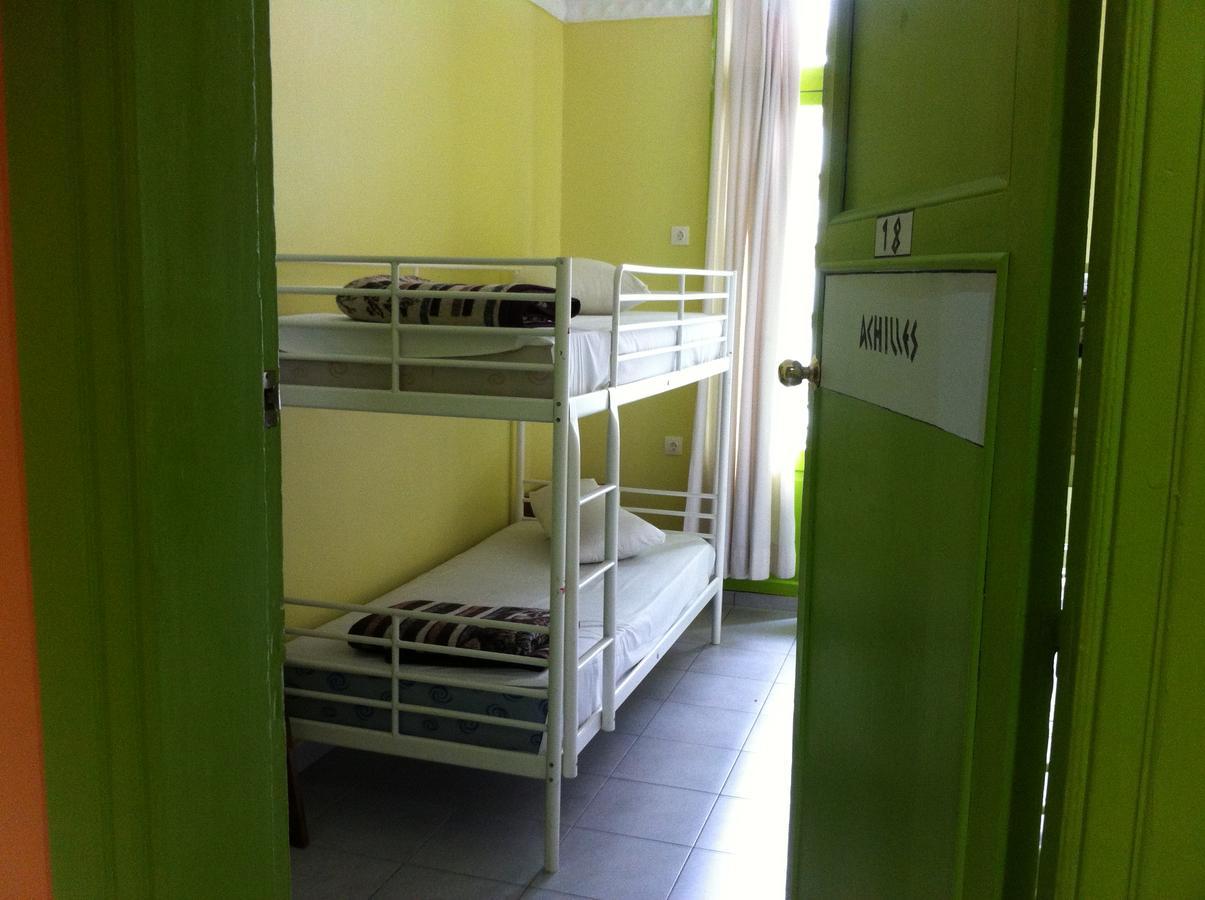 Zeus Hostel Athènes Extérieur photo