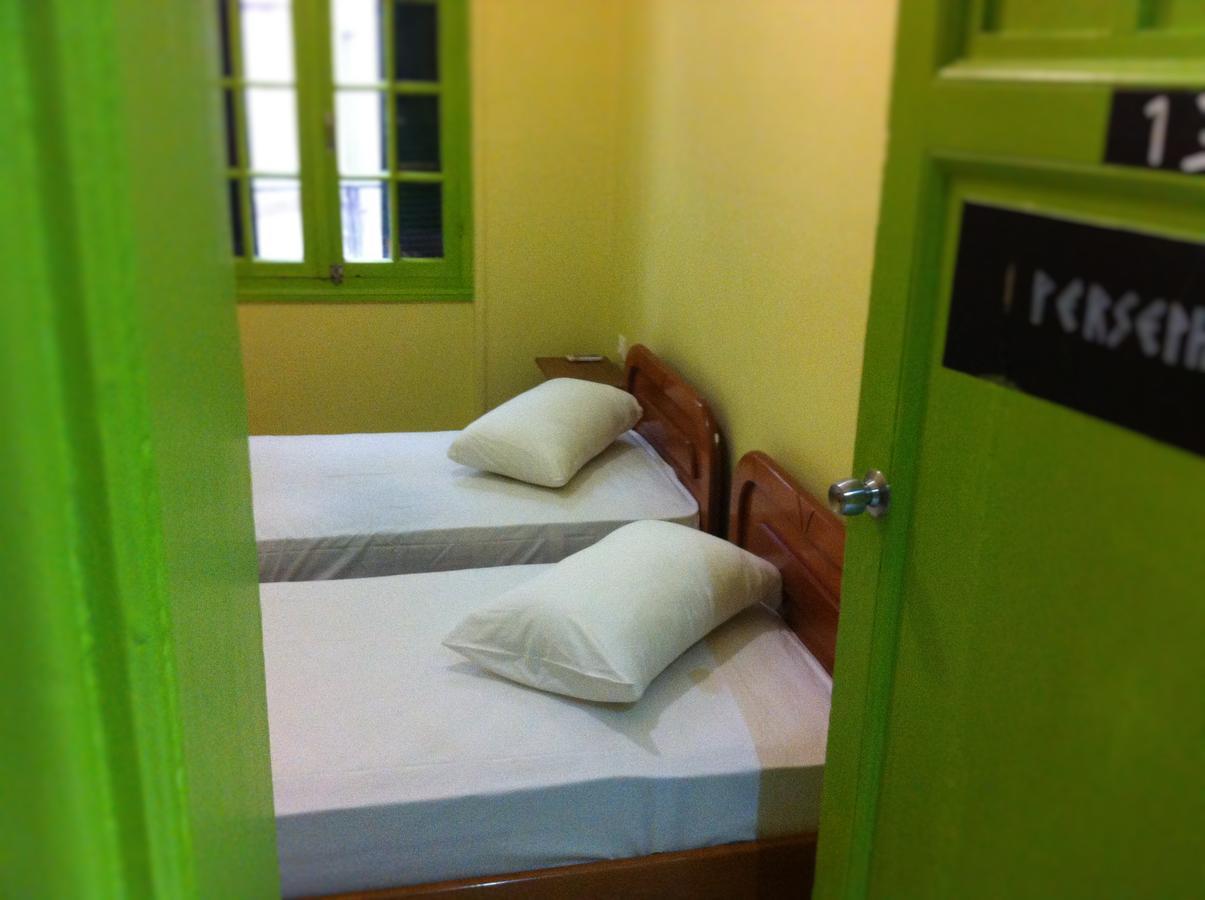 Zeus Hostel Athènes Extérieur photo